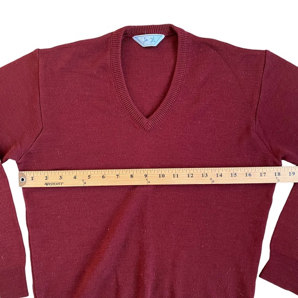 Joe Filis Vintage V Neck Wool Sweater Size Small Burgundy Red Color Pullover - Picture 7 of 7